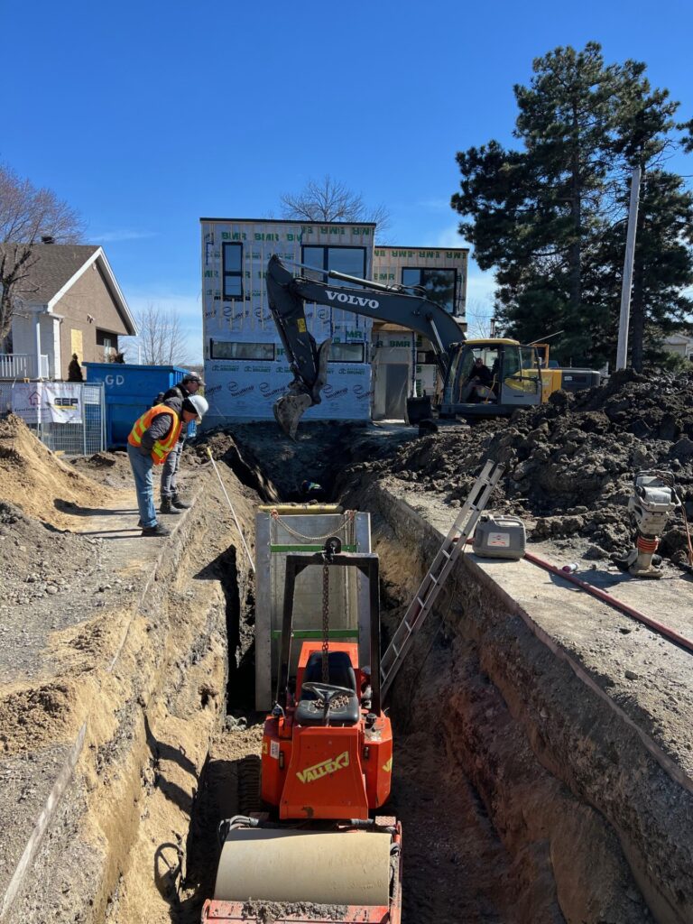 Raccordement de la nouvelle entrée d'eau aux services municipaux d'aqueduc de Laval